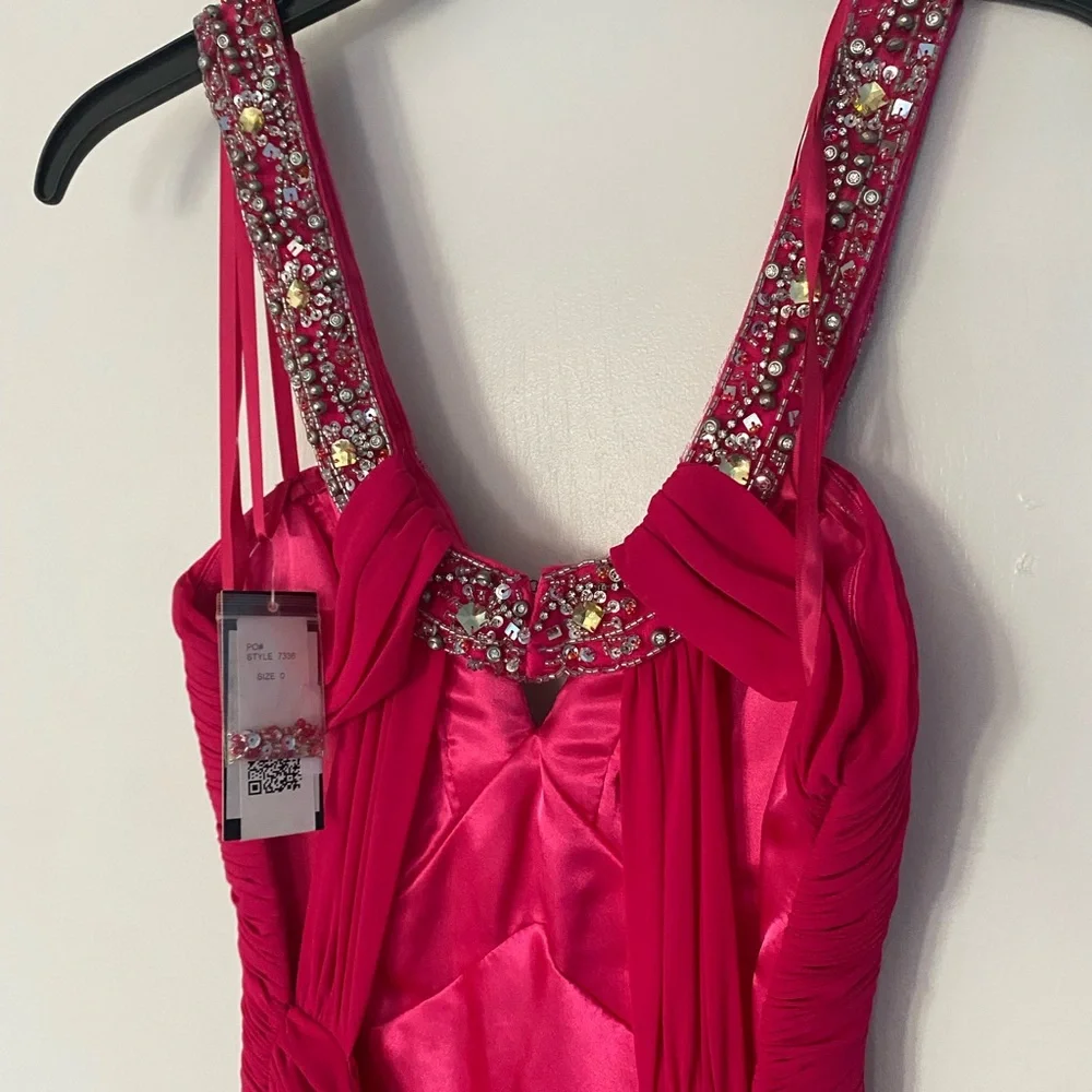 NWT Faviana Fuchsia Backless Gown - Picture 9 of 10